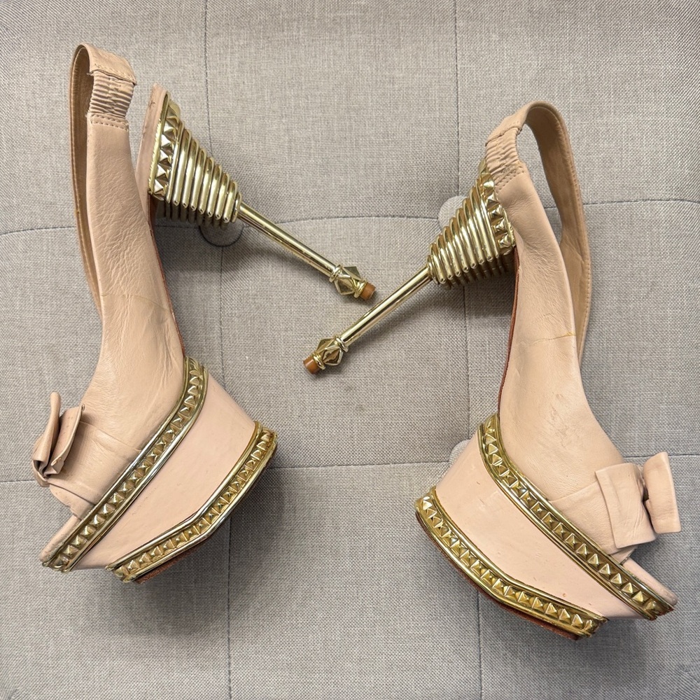 bebe Blush Platform vintage heels